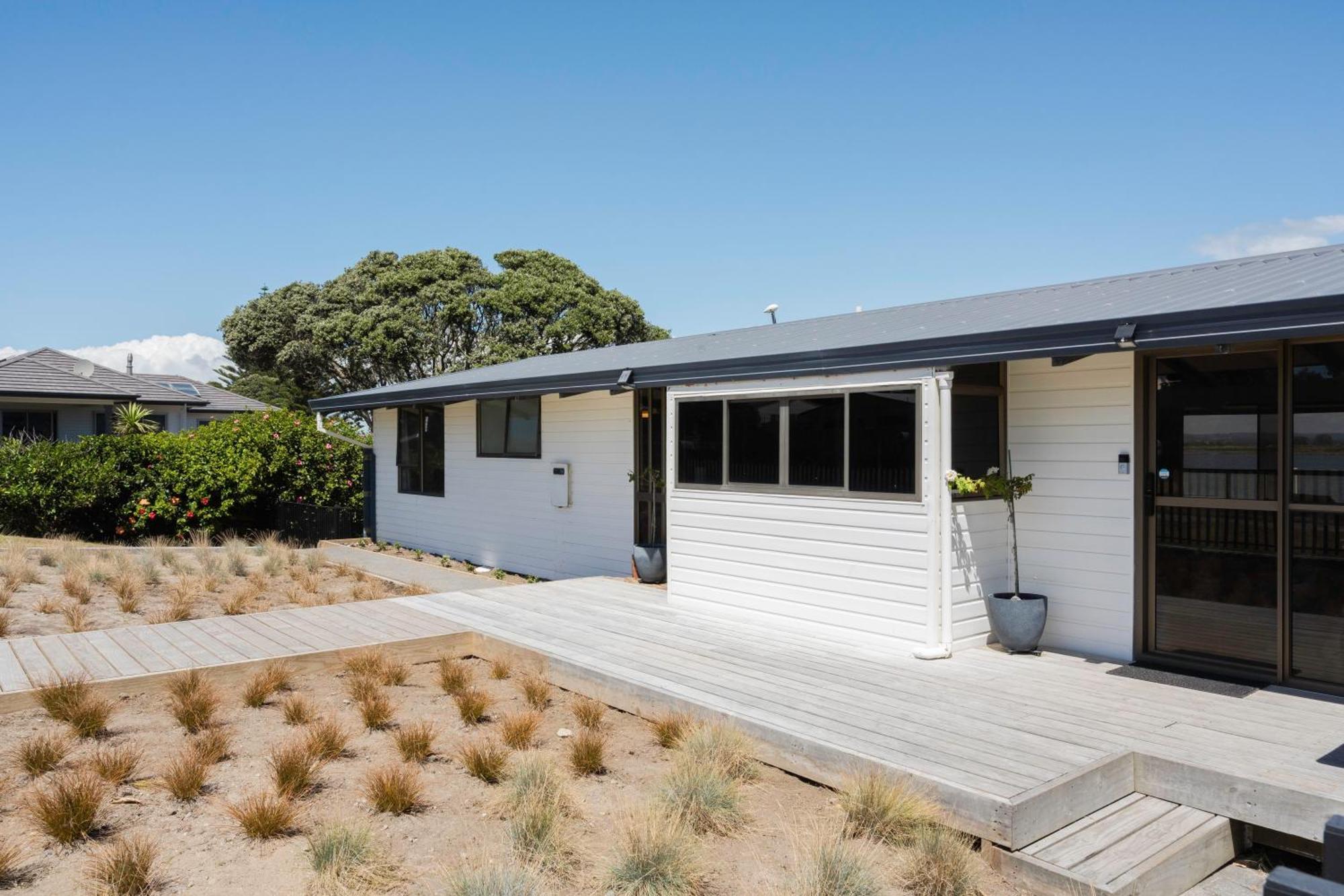 Pukehina Estuary Sunset Views Holiday Home Exteriör bild