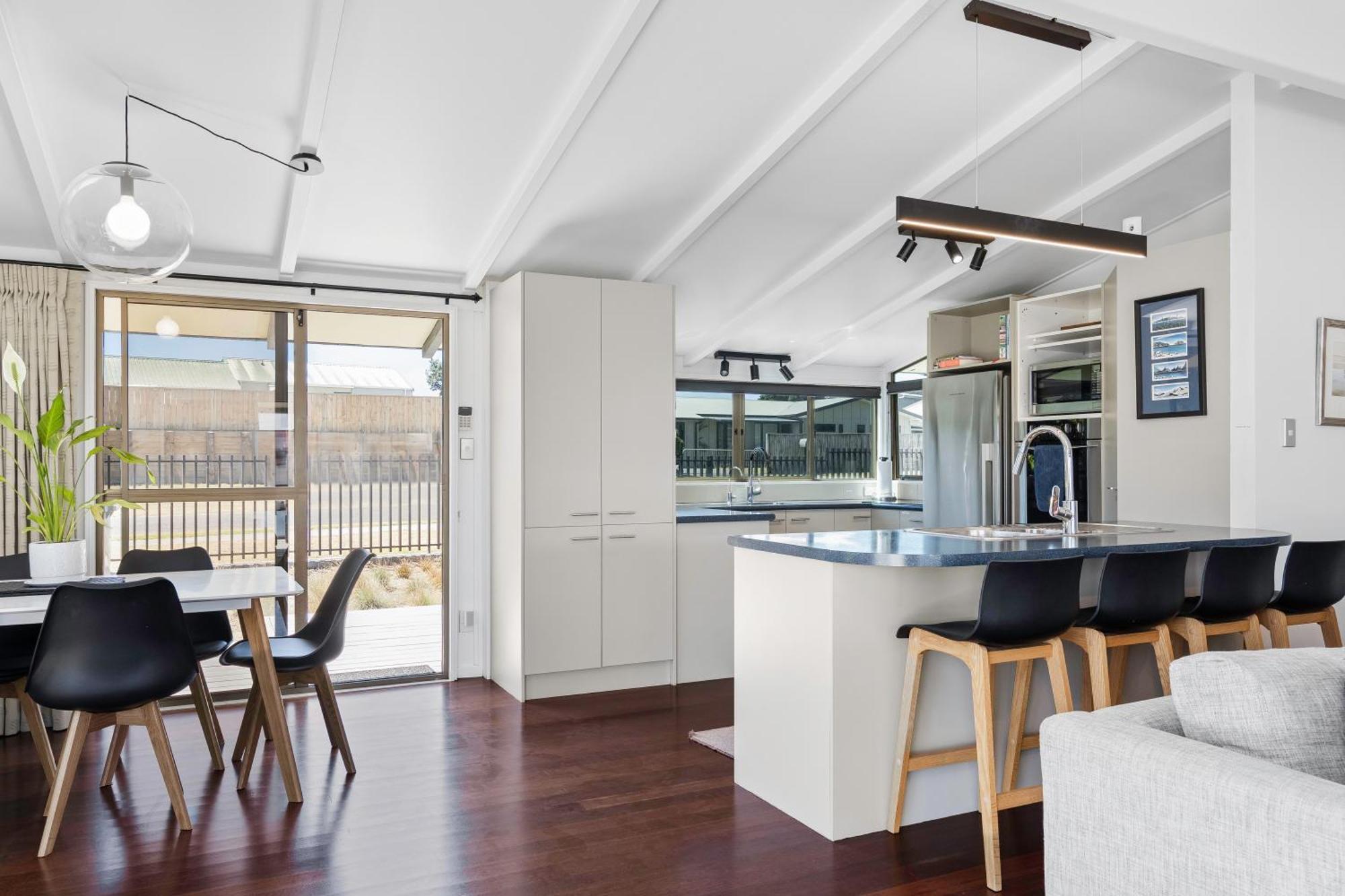 Pukehina Estuary Sunset Views Holiday Home Exteriör bild