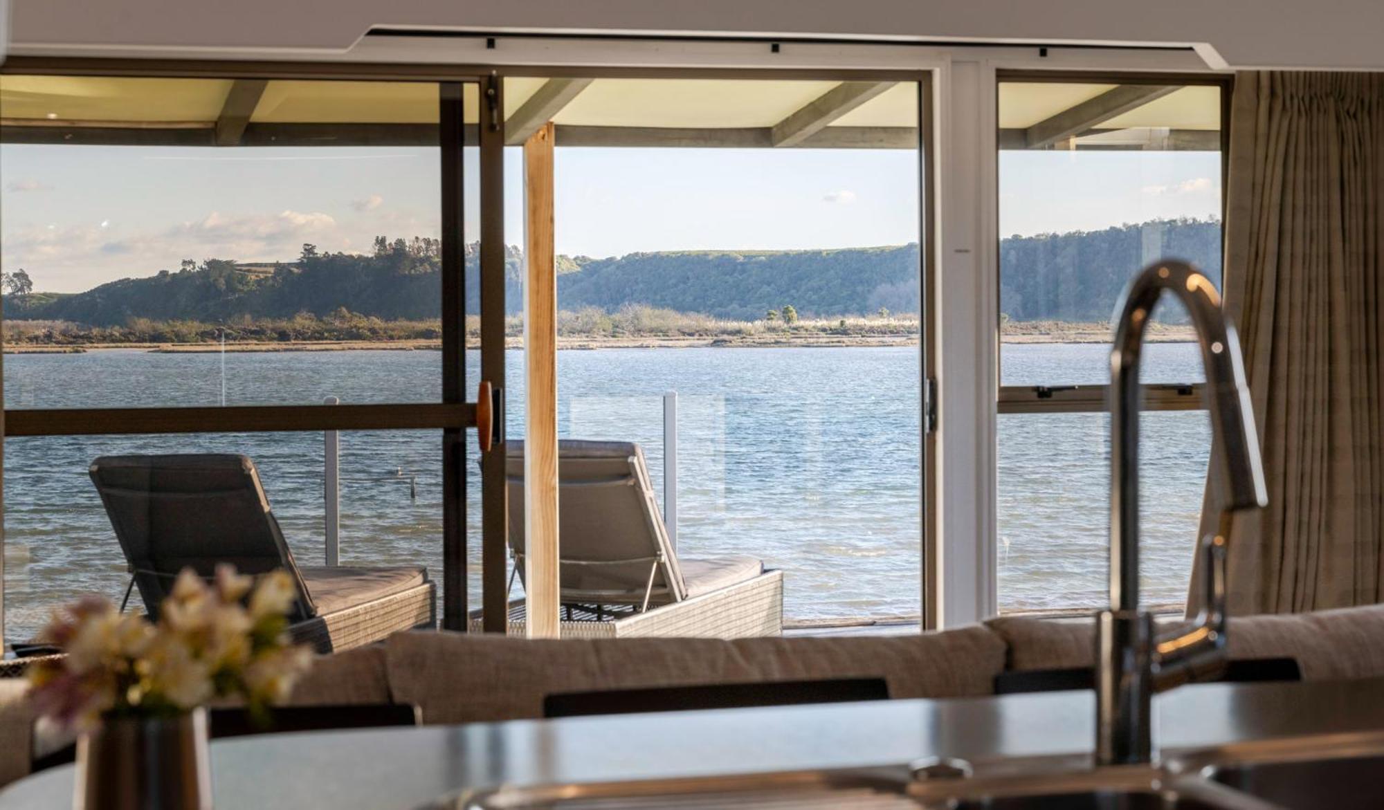 Pukehina Estuary Sunset Views Holiday Home Exteriör bild