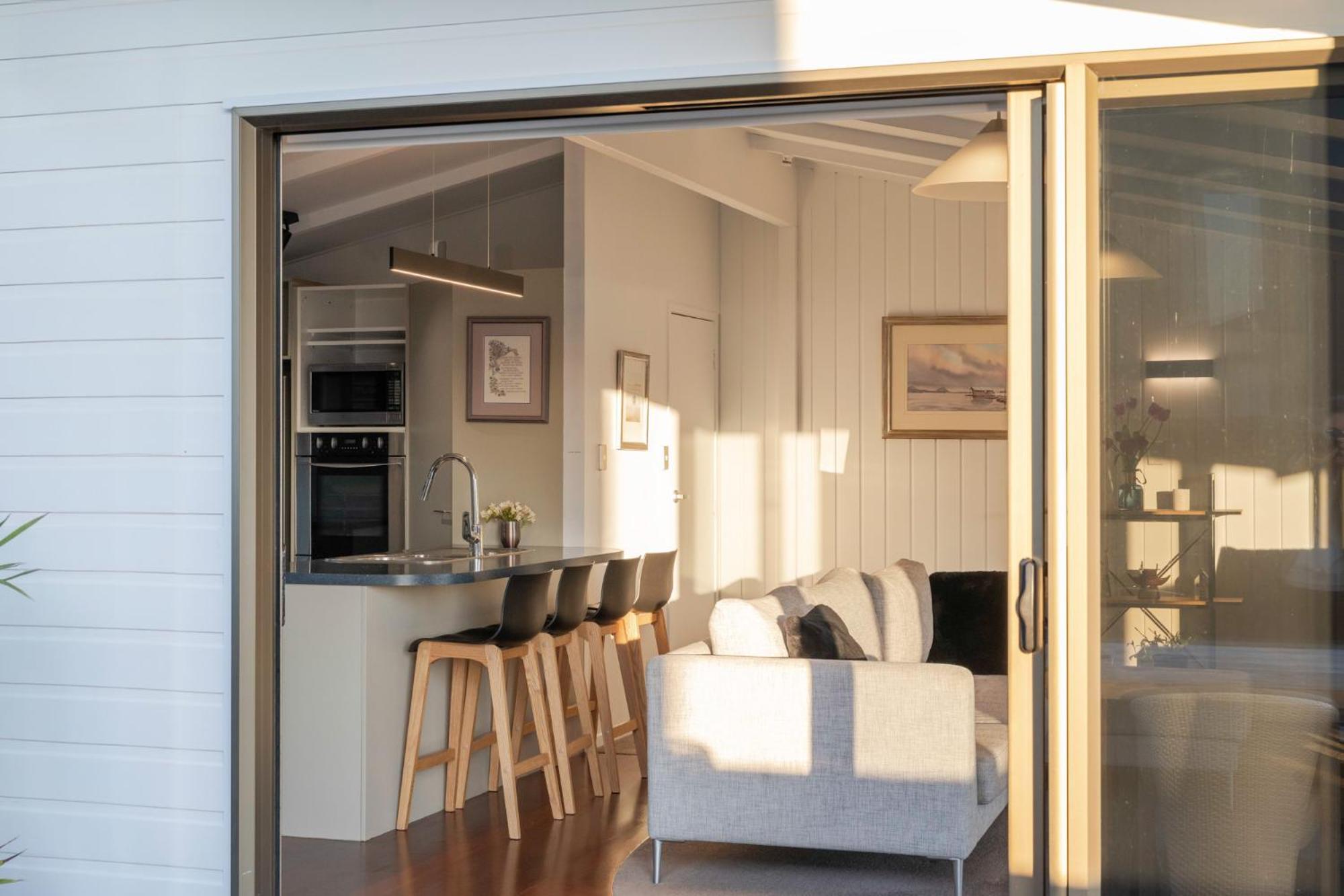 Pukehina Estuary Sunset Views Holiday Home Exteriör bild