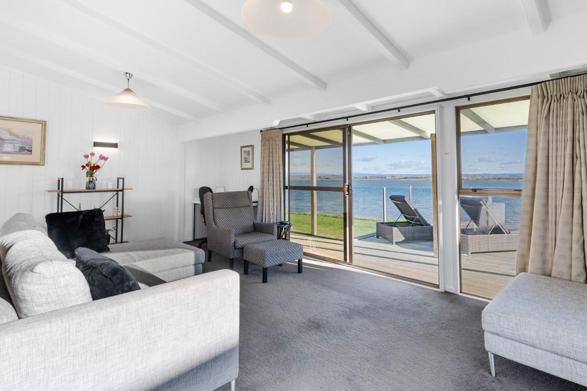 Pukehina Estuary Sunset Views Holiday Home Exteriör bild
