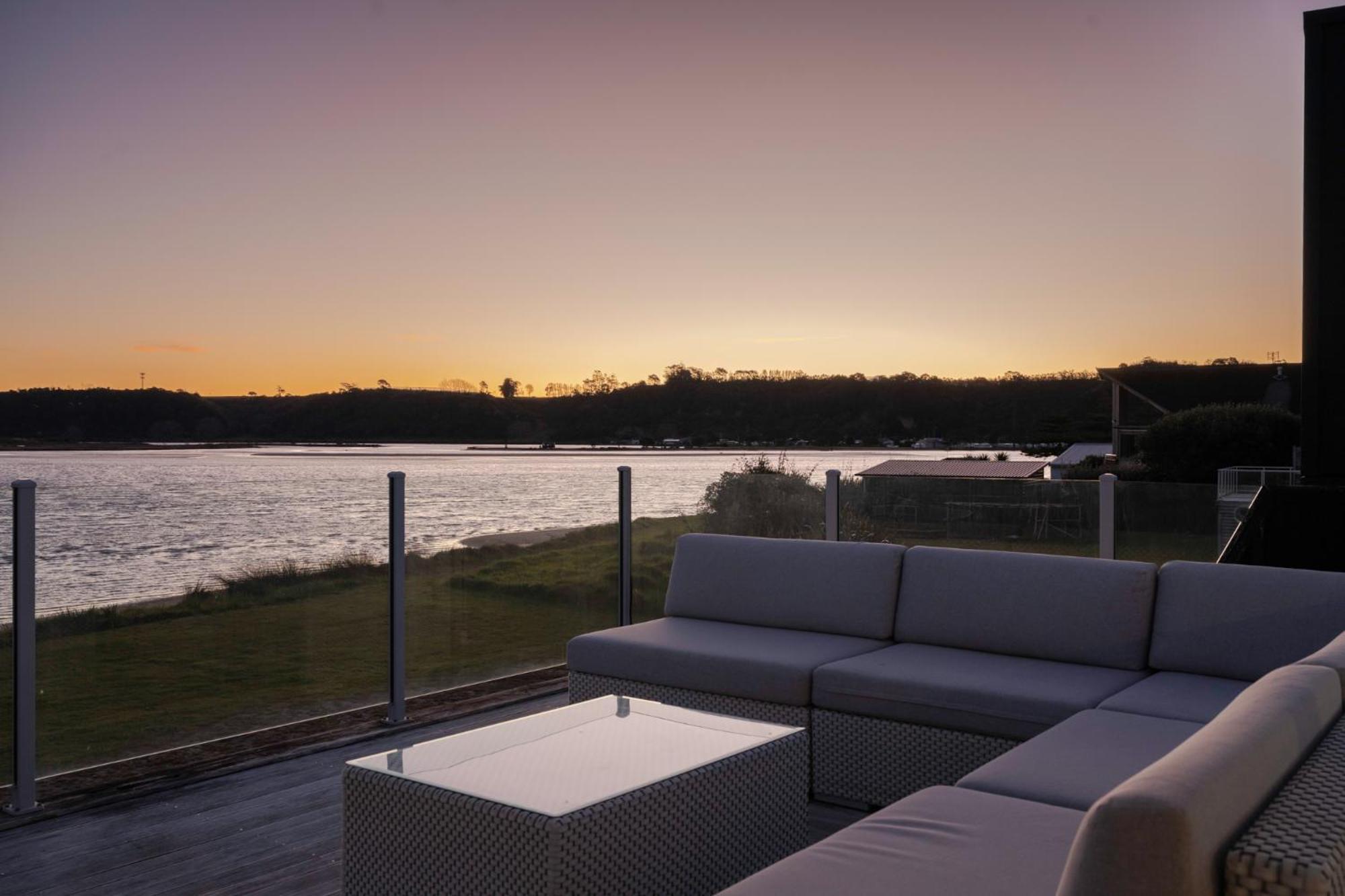 Pukehina Estuary Sunset Views Holiday Home Exteriör bild