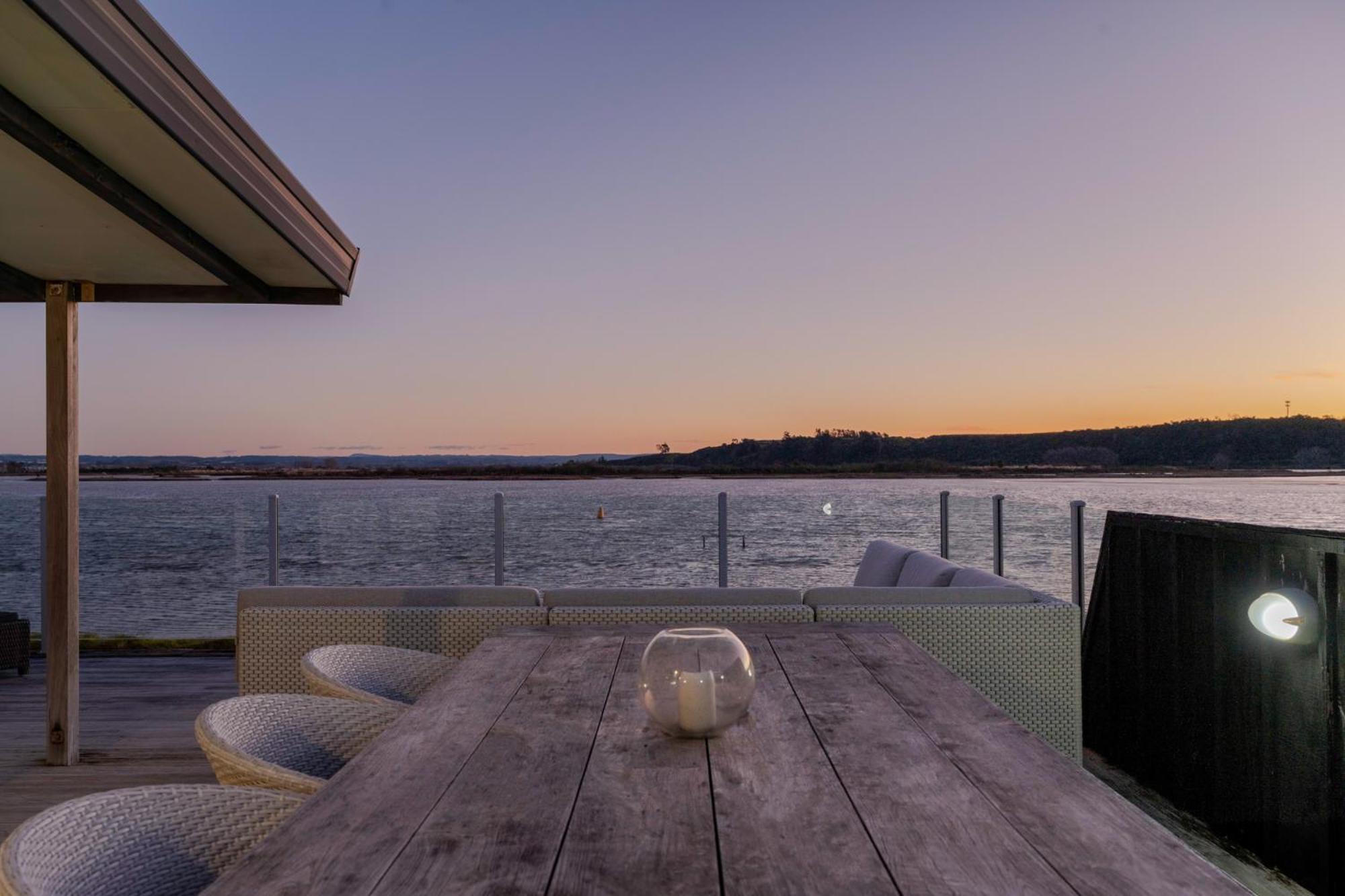 Pukehina Estuary Sunset Views Holiday Home Exteriör bild